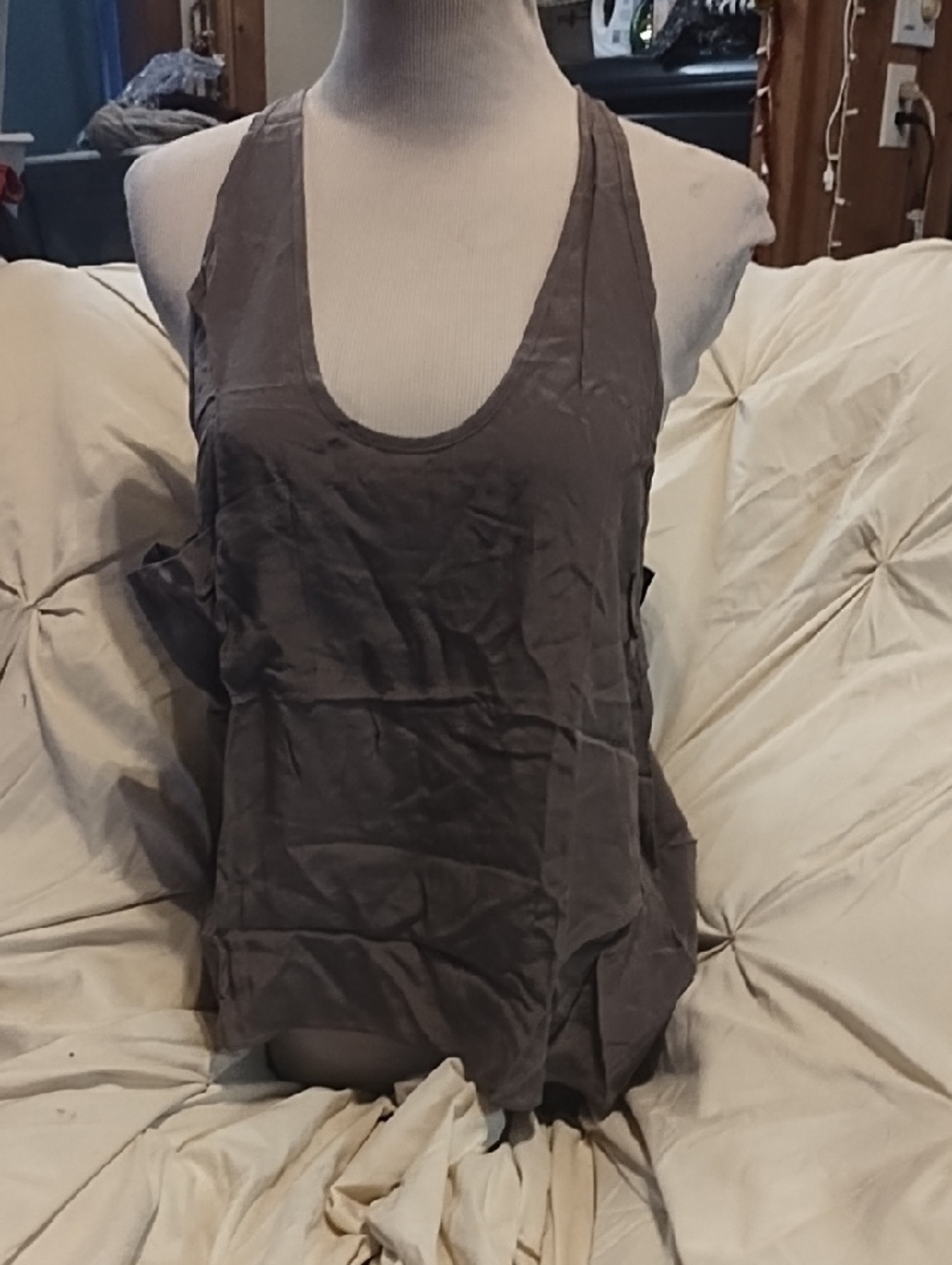 Uniq - Casual Scoop Neck Tank Top in Taupe